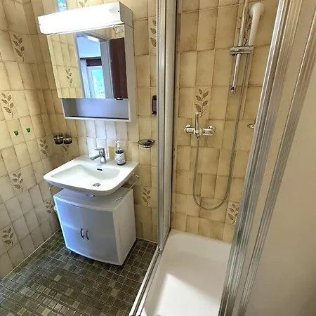 Royal 32, Untere Maressenstrasse 12 Apartment Leukerbad