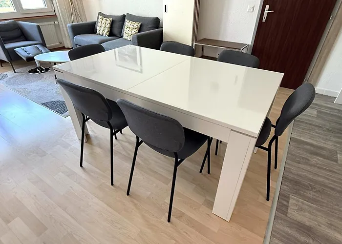 Royal 32, Untere Maressenstrasse 12 アパート *