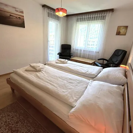 Royal 32, Untere Maressenstrasse 12 * Лойкербад