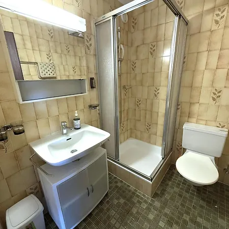 Royal 32, Untere Maressenstrasse 12 Апартаменты *